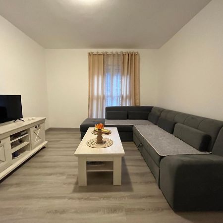 Orlando Apartman Kotor Bagian luar foto