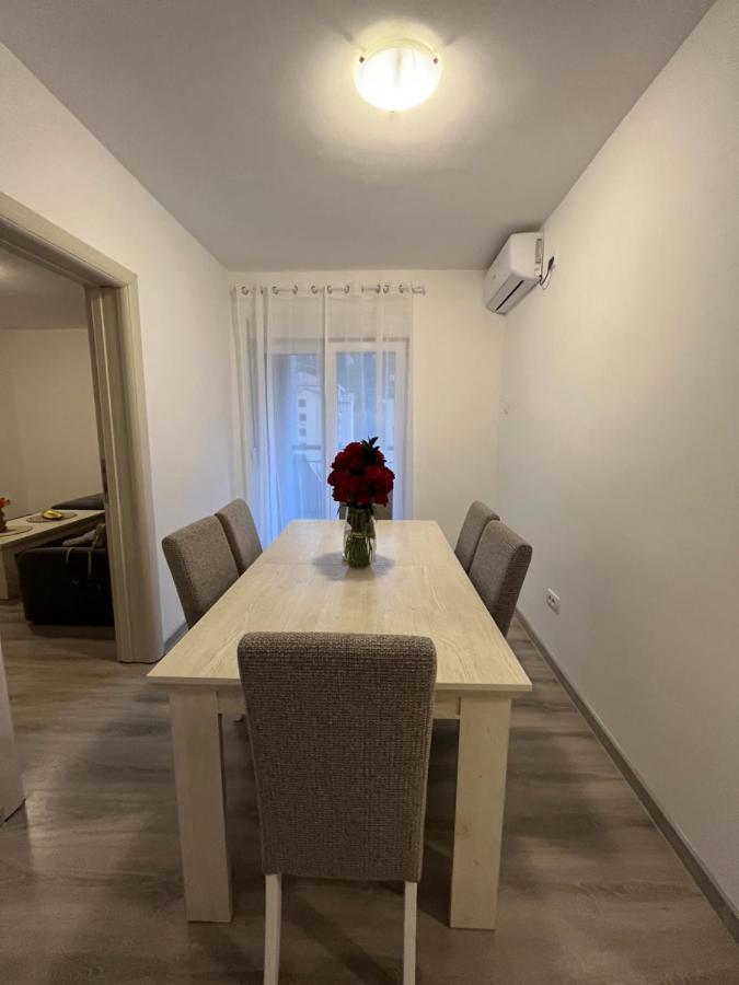 Orlando Apartman Kotor Bagian luar foto
