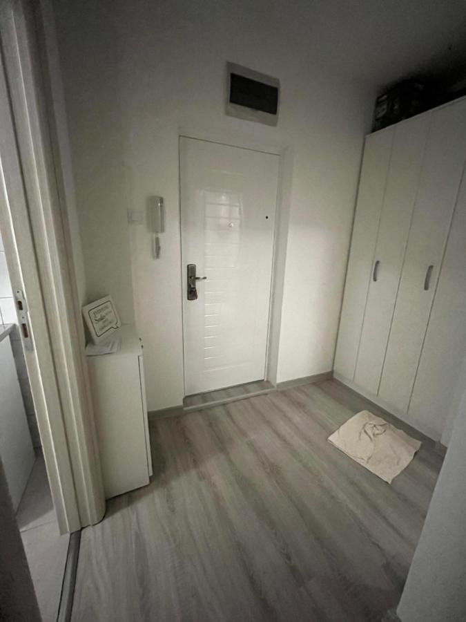 Orlando Apartman Kotor Bagian luar foto