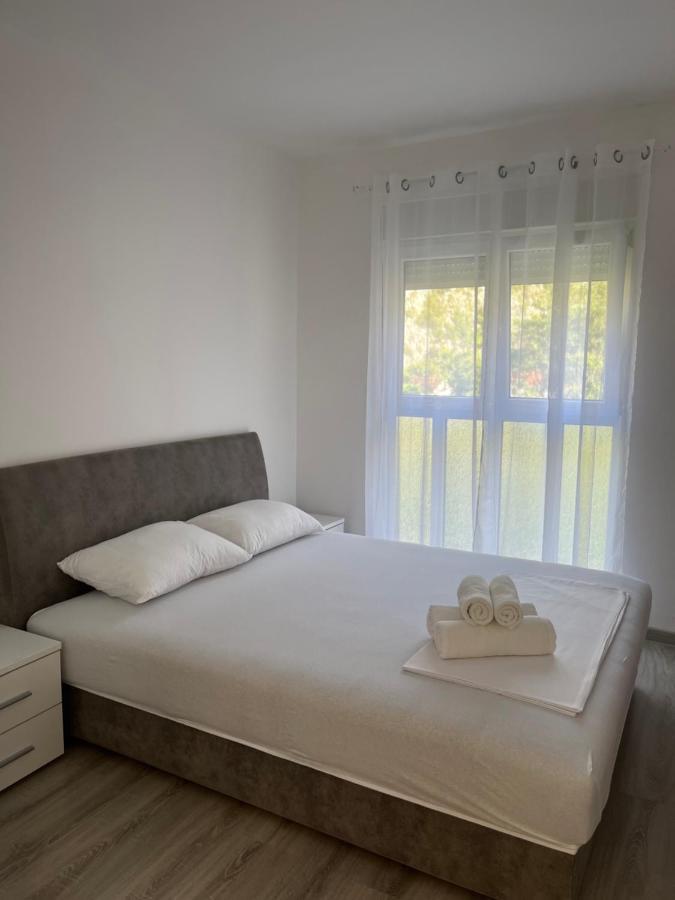 Orlando Apartman Kotor Bagian luar foto